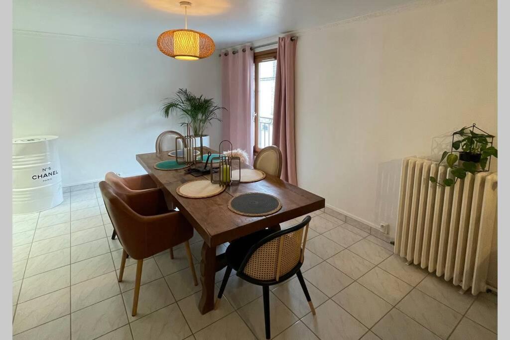 Appartement «La Vie Est Belle» Au Coeur De Sézanne Dış mekan fotoğraf
