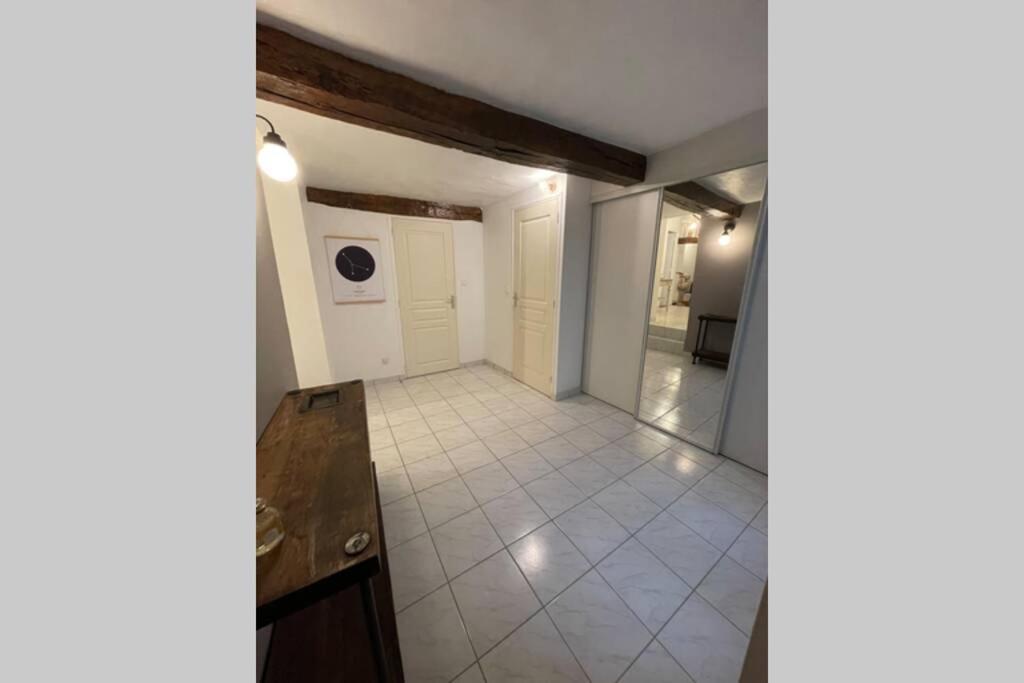 Appartement «La Vie Est Belle» Au Coeur De Sézanne Dış mekan fotoğraf