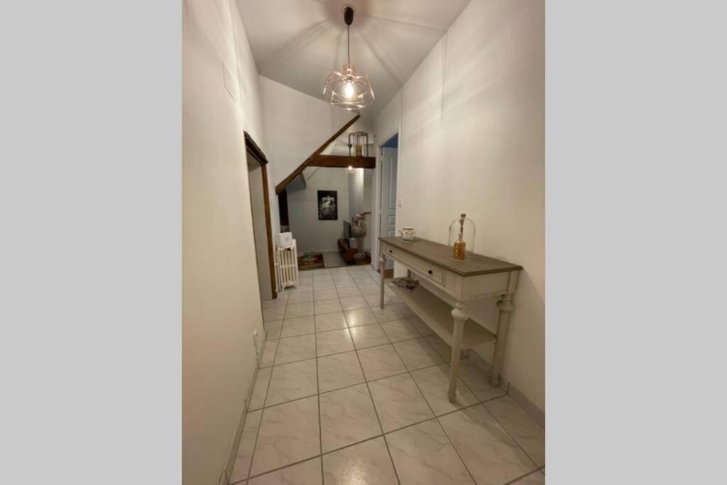 Appartement «La Vie Est Belle» Au Coeur De Sézanne Dış mekan fotoğraf